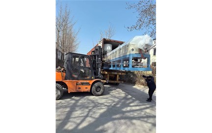 PLA發泡顆粒機裝車發往臺灣